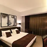 Szálloda Queen's - Zebra Centre 4*