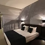 Szálloda Queen's - Zebra Centre 4*