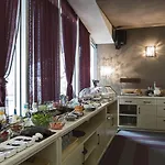 Queen's - Zebra Centre Szálloda 4*