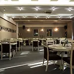 Queen's - Zebra Centre 4*