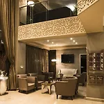Szálloda Queen's - Zebra Centre 4*
