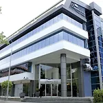 Queen's - Zebra Centre 4* Skopje