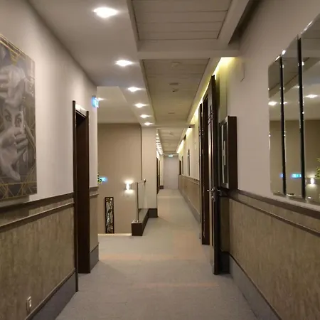 Queen's - Zebra Centre 4*