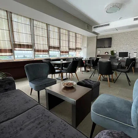 Queen's - Zebra Centre Hotel 4*