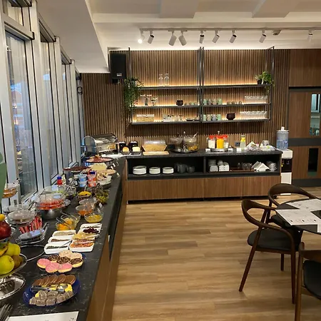 Queen's - Zebra Centre Hotel Skopje