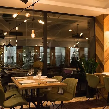 Queen's - Zebra Centre Hotel Skopje