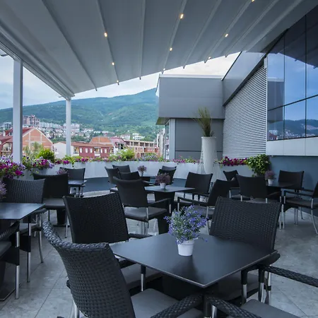 Queen's - Zebra Centre Hotel 4*