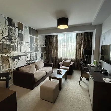 Hotel Queen's - Zebra Centre Skopje