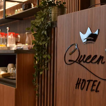 Queen's - Zebra Centre
