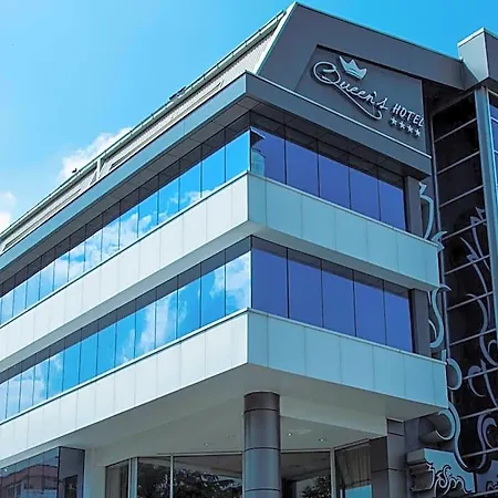 Queen's - Zebra Centre Hotel