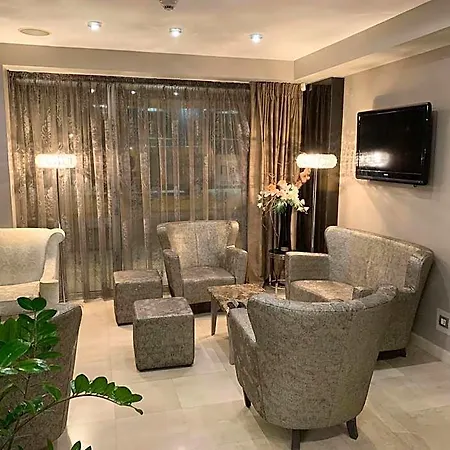 Hotel Queen's - Zebra Centre