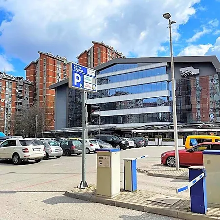 Queen's - Zebra Centre