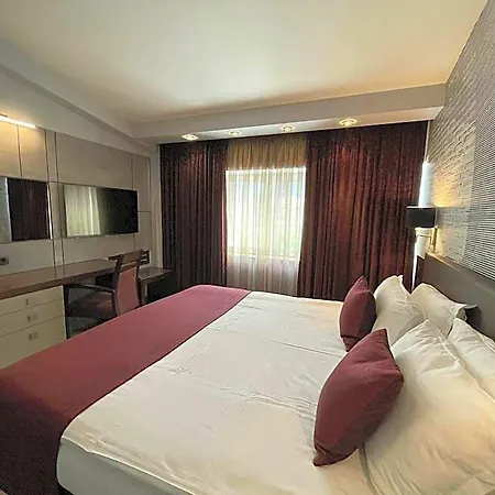 Hotel Queen's - Zebra Centre Skopje