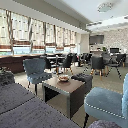 Hotel Queen's - Zebra Centre