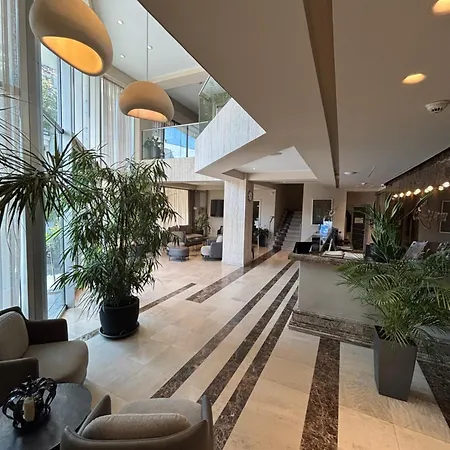 Hotel Queen's - Zebra Centre Skopje