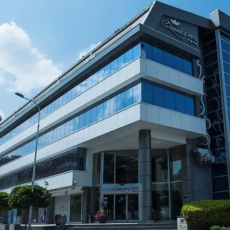 Queen's - Zebra Centre 4* Skopje