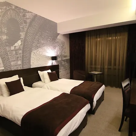 Hotel Queen's - Zebra Centre Skopje