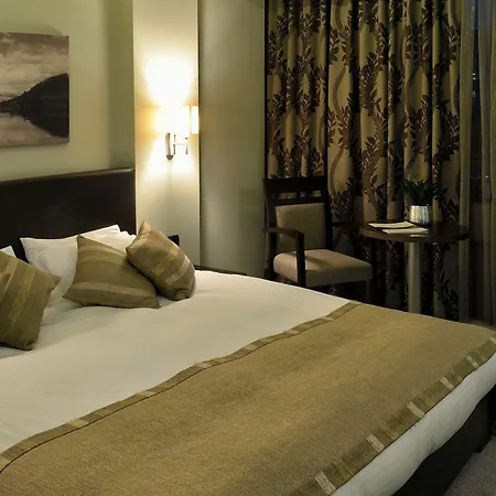 Queen's - Zebra Centre Hotel