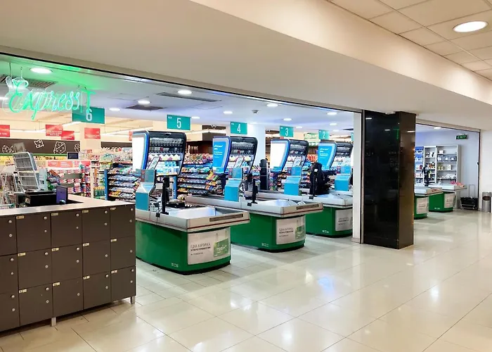 Ξενοδοχείο Queen's - Zebra Centre 4*