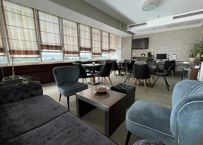 Queen's - Zebra Centre Hotel 4*