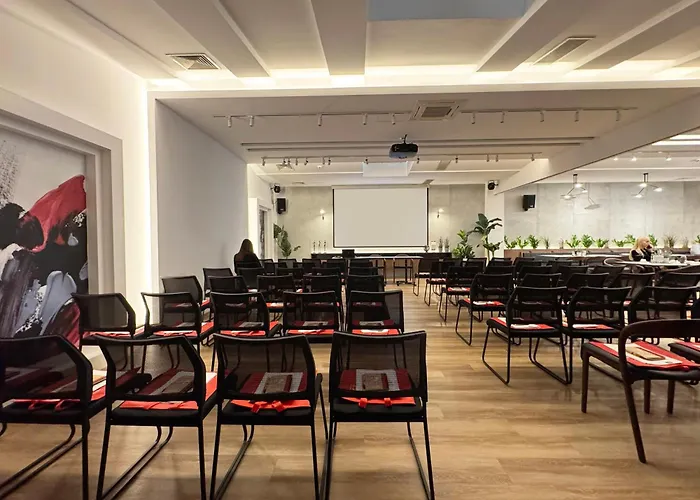 Queen's - Zebra Centre Ξενοδοχείο