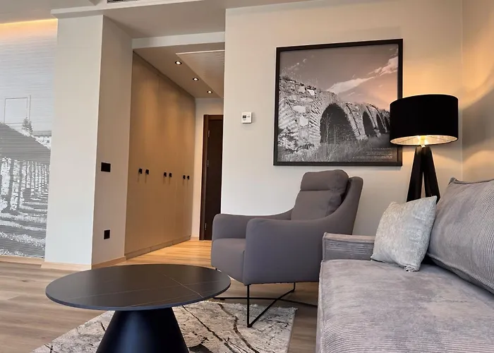 Hotel Queen's - Zebra Centre Skopje