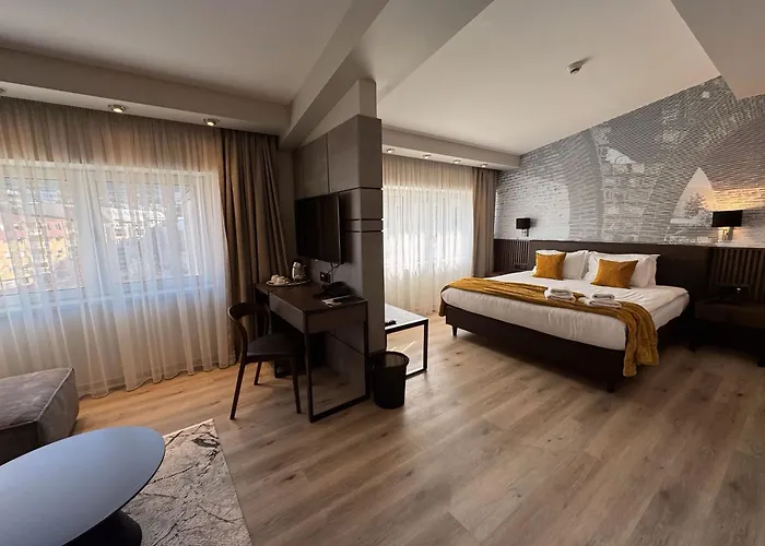 Queen's - Zebra Centre 4* Skopje