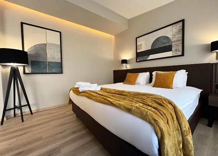 Queen's - Zebra Centre