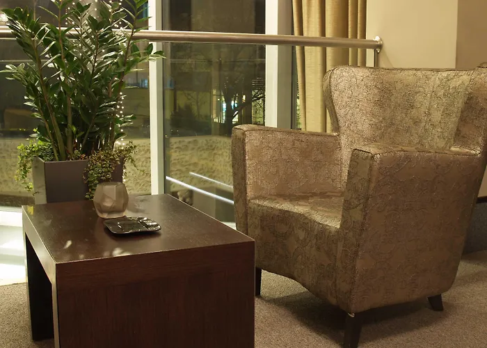 Queen's - Zebra Centre Hotel 4*