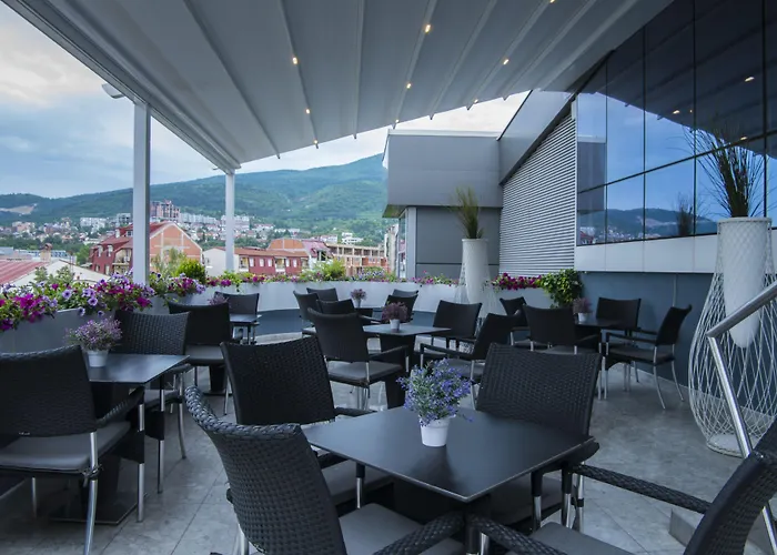 Queen's - Zebra Centre Hotel 4*