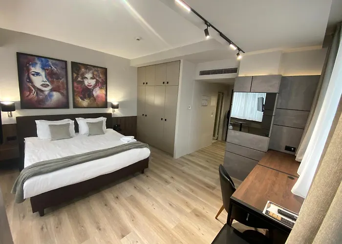 Queen's - Zebra Centre Hotel 4*