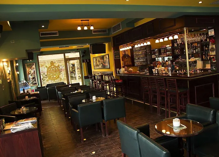 Queen's - Zebra Centre Hotel