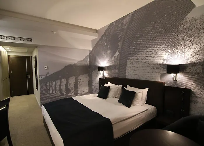 Hotel Queen's - Zebra Centre Skopje